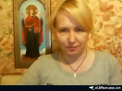 Mature Russian Posing on Skype part 2 - xCAMexplorer.com/lidia
